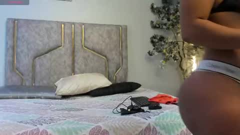 miaakittyy online show from June 20, 2026, 12:08 pm