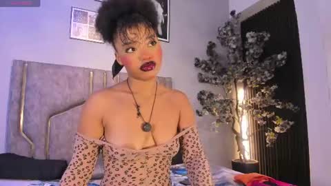 miaakittyy online show from July 16, 2026, 11:38 am