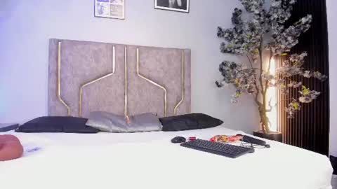 miaakittyy online show from July 25, 2026, 11:41 am