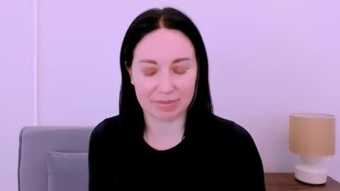 Mia online show from April 20, 2026, 5:48 pm