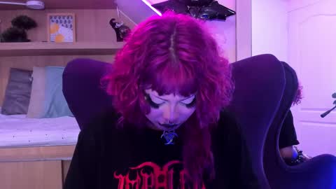 Mia online show from February 22, 2025, 3:58 pm