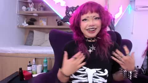 Mia online show from February 28, 2025, 4:10 pm