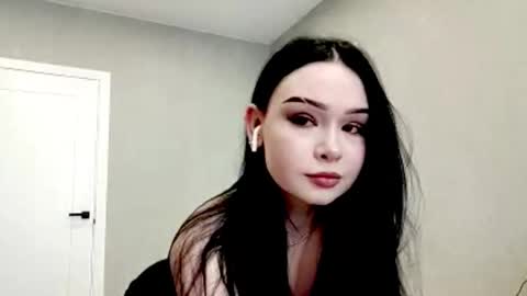 Mia online show from March 3, 2026, 7:36 am