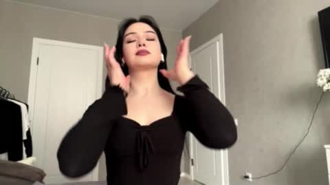 Mia online show from March 10, 2026, 8:30 am