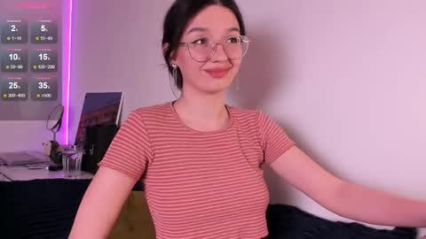 Snapshot of miabellee_ chatting on April 29, 2026, 9:10 pm mia online show from April 29, 2026, 9:10 pm