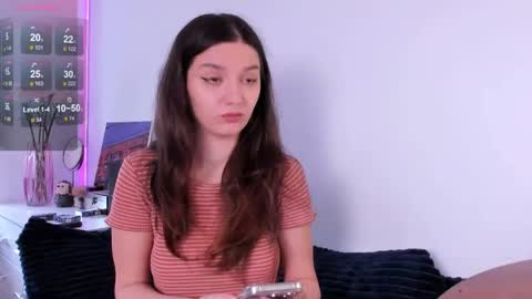 Snapshot of miabellee_ chatting on May 18, 2026, 6:52 am mia online show from May 18, 2026, 6:52 am