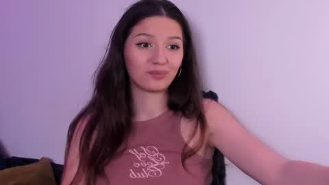 Snapshot of miabellee_ chatting on June 18, 2026, 10:47 pm mia online show from June 18, 2026, 10:47 pm