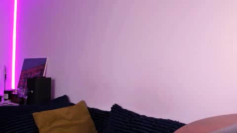 Snapshot of miabellee_ chatting on July 5, 2026, 10:06 pm mia online show from July 5, 2026, 10:06 pm