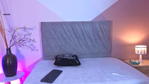 miablack_k online show from November 9, 2025, 8:29 pm