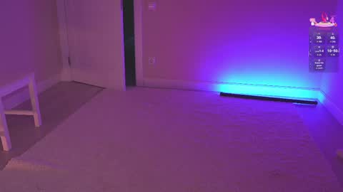 miablueye online show from April 17, 2026, 4:43 pm