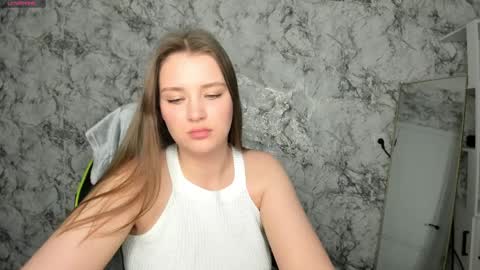 Mia online show from April 4, 2026, 6:38 pm