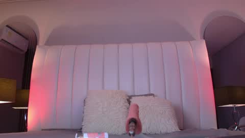Mia Camille online show from May 6, 2026, 6:57 pm