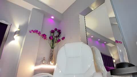 Snapshot of miacamille chatting on June 17, 2026, 6:31 pm Mia Camille online show from June 17, 2026, 6:31 pm