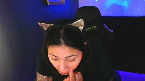 Mia online show from September 8, 2025, 11:26 pm