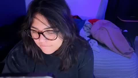 Mia online show from April 6, 2026, 3:48 am