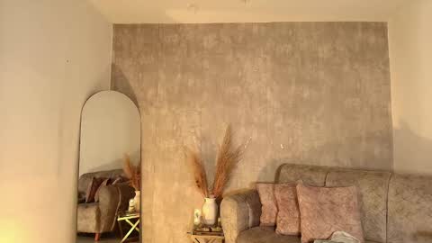 miacooper online show from January 18, 2025, 12:26 pm