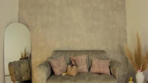 miacooper online show from February 6, 2025, 12:26 pm