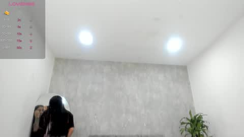 miacooper online show from November 24, 2025, 12:05 pm