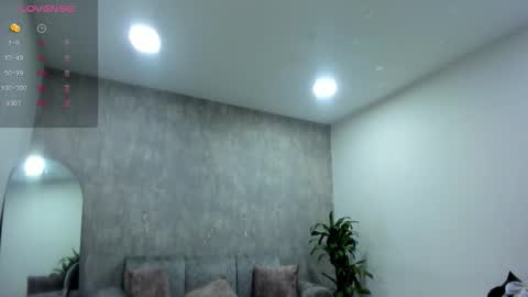 miacooper online show from November 27, 2025, 12:07 pm