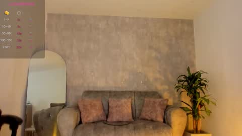 miacooper online show from December 1, 2025, 12:21 pm