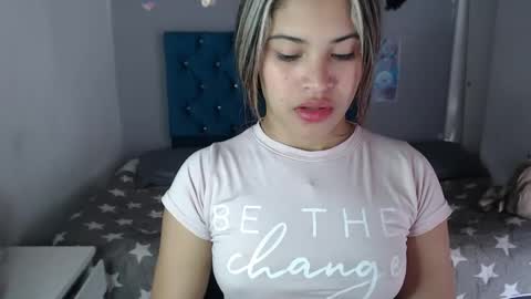 miacumgirl online show from April 21, 2026, 12:22 pm