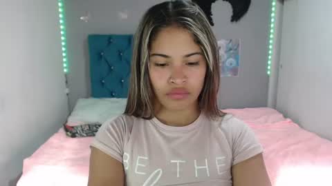 Snapshot of miacumgirl chatting on June 23, 2026, 12:25 pm miacumgirl online show from June 23, 2026, 12:25 pm