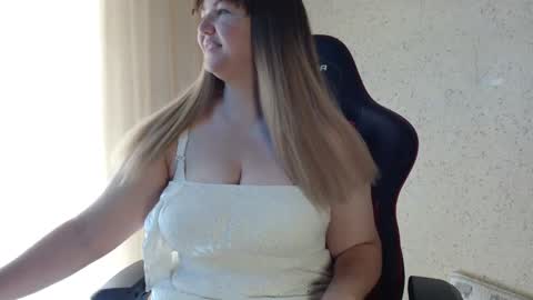 Snapshot of miafoxisja chatting on May 17, 2026, 3:48 am MiaFoxisJa online show from May 17, 2026, 3:48 am