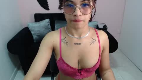 miafuckpussyhard online show from October 21, 2025, 12:17 pm