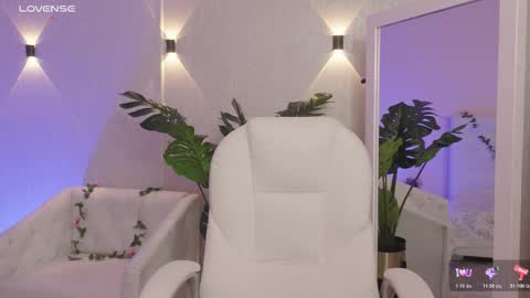 Mia Gomez online show from February 10, 2026, 2:10 pm