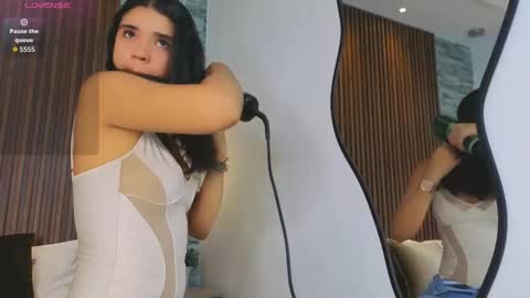 miagomezx online show from March 26, 2026, 5:18 pm