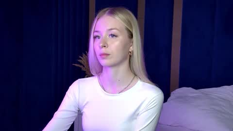 Mia online show from September 10, 2025, 5:57 pm