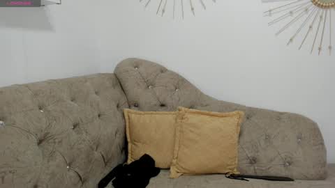 Miah Collins online show from February 7, 2025, 5:07 pm