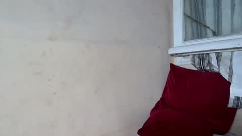 miah_land online show from February 17, 2025, 12:59 pm