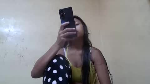 miah_land online show from October 4, 2025, 6:33 am