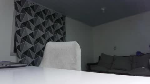 Ms Mia  Owner Of  Your Mind online show from November 5, 2025, 6:52 pm