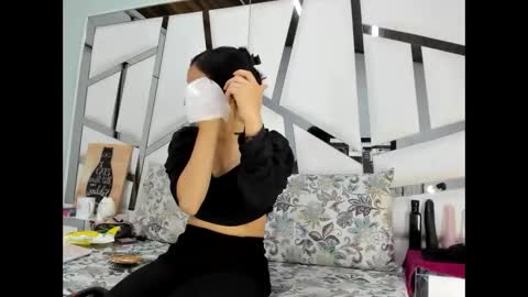 miaharper0 online show from May 19, 2026, 3:46 am
