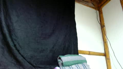 Snapshot of miahells chatting on May 1, 2026, 4:22 pm Mia Sam online show from May 1, 2026, 4:22 pm