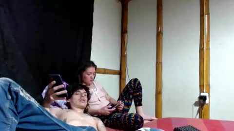 Snapshot of miahells chatting on May 22, 2026, 6:24 pm Mia Sam online show from May 22, 2026, 6:24 pm