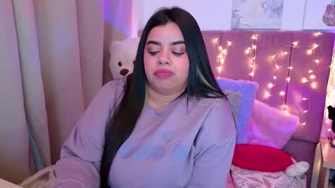 Miah Joness online show from November 10, 2025, 10:42 pm