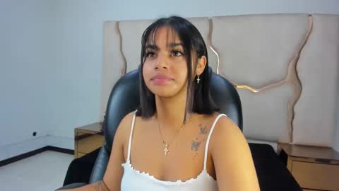 miahsex69 online show from September 18, 2025, 2:57 am