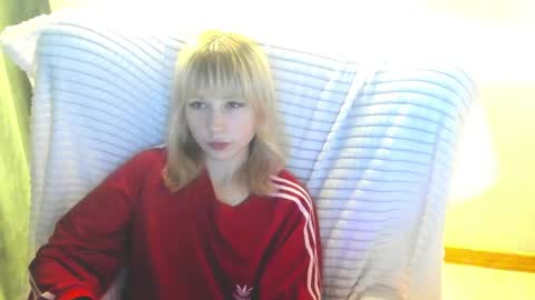 Snapshot of miakimiko chatting on May 24, 2026, 2:27 am miakimiko online show from May 24, 2026, 2:27 am