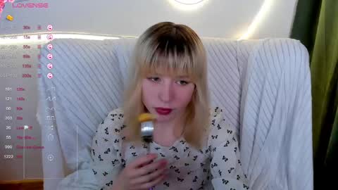 Snapshot of miakimiko chatting on June 5, 2026, 1:45 am miakimiko online show from June 5, 2026, 1:45 am