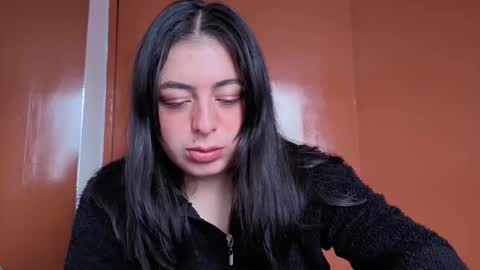 miakimky online show from November 4, 2025, 5:12 pm