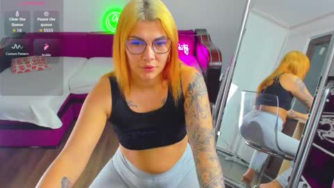 Mia Kittyy online show from November 22, 2025, 1:37 am