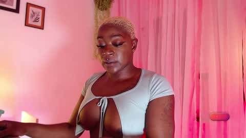 Mia online show from February 5, 2025, 9:25 am