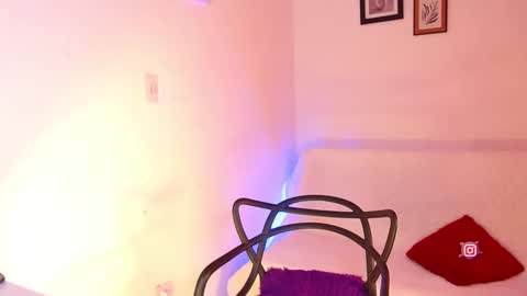 Mia online show from February 17, 2025, 9:03 am