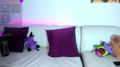 Mia online show from February 12, 2025, 12:05 am