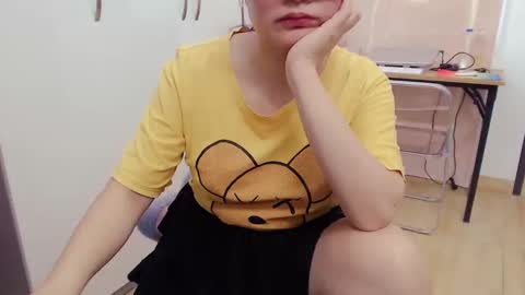 Mia online show from October 3, 2025, 3:25 am