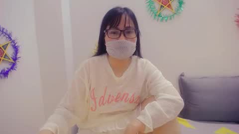 Mia online show from October 5, 2025, 2:32 am