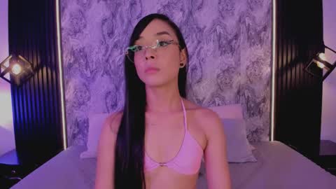 Mia Larouse online show from March 23, 2026, 10:03 pm